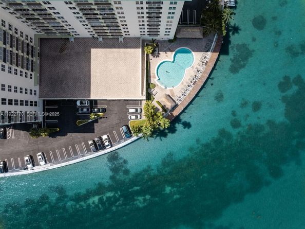 10350 W Bay Harbor Dr 5E, Bay Harbor Islands FL 33154