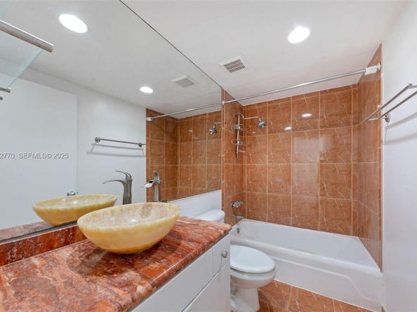 10350 W Bay Harbor Dr 5E, Bay Harbor Islands FL 33154