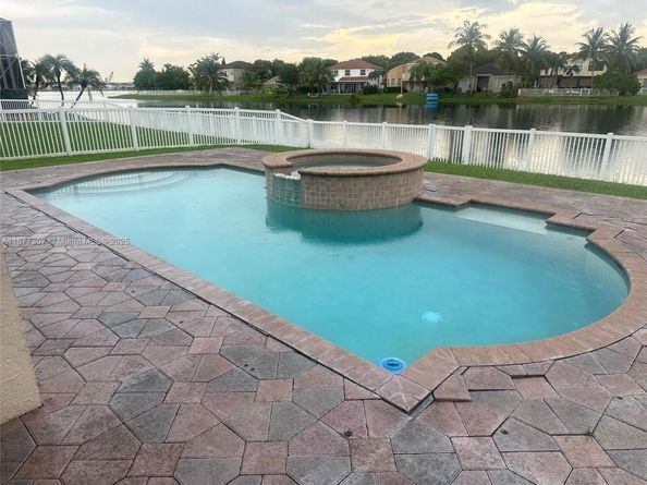 5042 SW 164th Ave, Miramar FL 33027