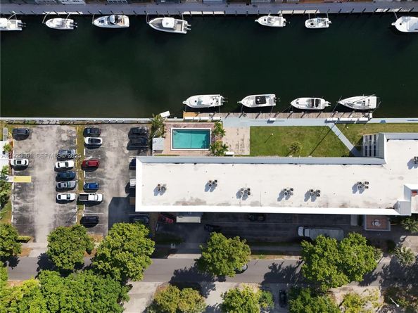 3550 NE 169th St 112, North Miami Beach FL 33160