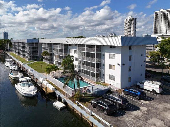 3550 NE 169th St 112, North Miami Beach FL 33160