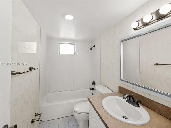 3550 NE 169th St 112, North Miami Beach FL 33160