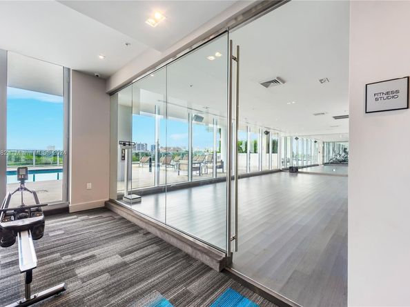 1180 N Federal Hwy 1204, Fort Lauderdale FL 33304