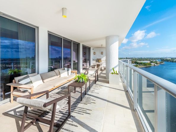 1180 N Federal Hwy 1204, Fort Lauderdale FL 33304