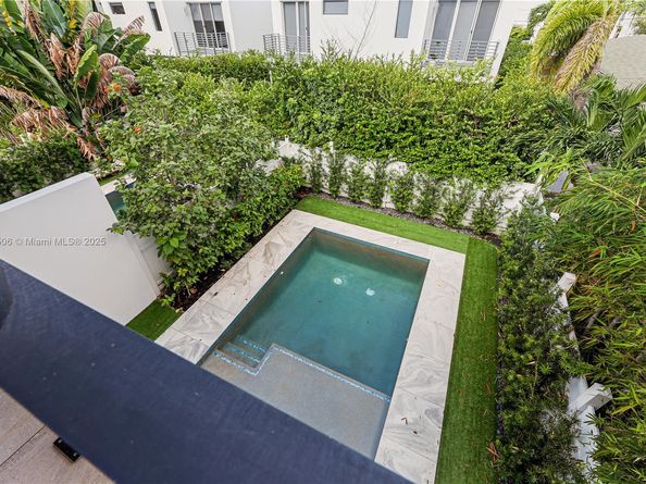 815 NE 17th Ter, Fort Lauderdale FL 33304