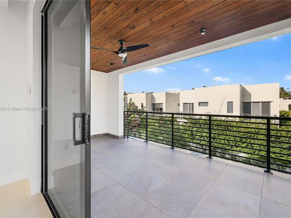 815 NE 17th Ter, Fort Lauderdale FL 33304