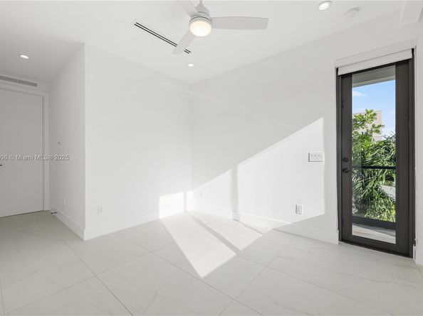 815 NE 17th Ter, Fort Lauderdale FL 33304