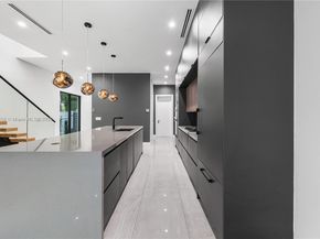 815 NE 17th Ter, Fort Lauderdale FL 33304