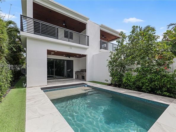 815 NE 17th Ter, Fort Lauderdale FL 33304