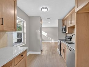 1015 NE 17th Ct, Fort Lauderdale FL 33305