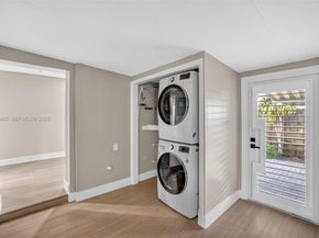 1015 NE 17th Ct, Fort Lauderdale FL 33305