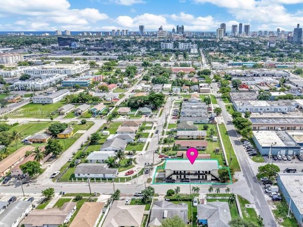 324 NW 3rd St, Hallandale Beach FL 33009