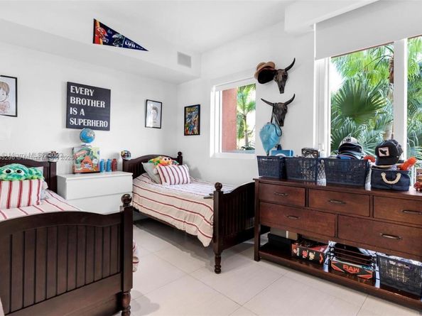 785 Crandon Blvd 302, Key Biscayne FL 33149