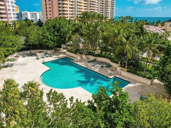 785 Crandon Blvd 302, Key Biscayne FL 33149