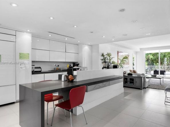 785 Crandon Blvd 302, Key Biscayne FL 33149