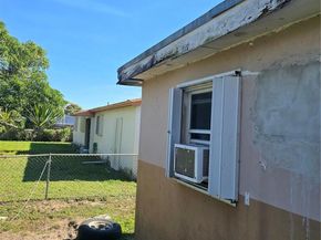 2941 NW 210th Ter, Miami Gardens FL 33056