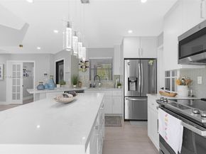 220 SW 113th Ter, Pembroke Pines FL 33025
