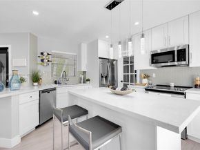 220 SW 113th Ter, Pembroke Pines FL 33025