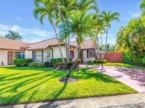 220 SW 113th Ter, Pembroke Pines FL 33025