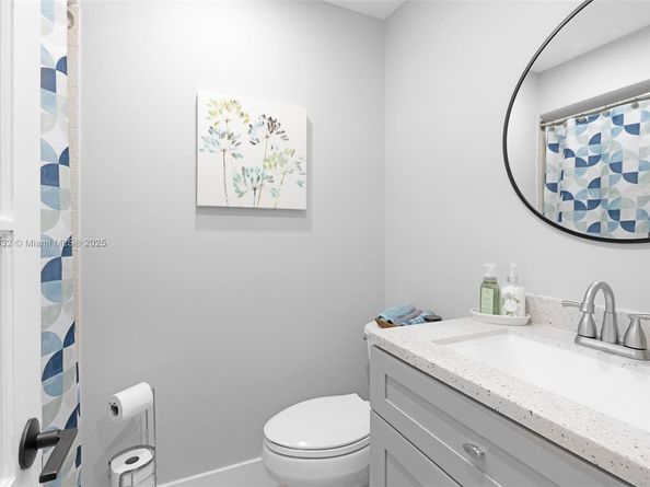 220 SW 113th Ter, Pembroke Pines FL 33025