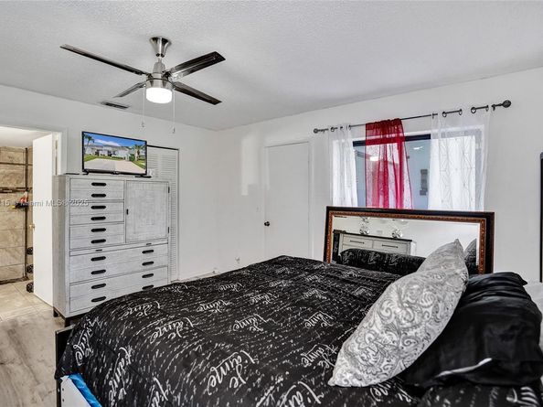 236 Par Dr, Royal Palm Beach FL 33411