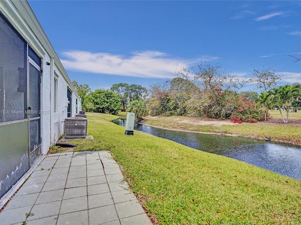 236 Par Dr, Royal Palm Beach FL 33411