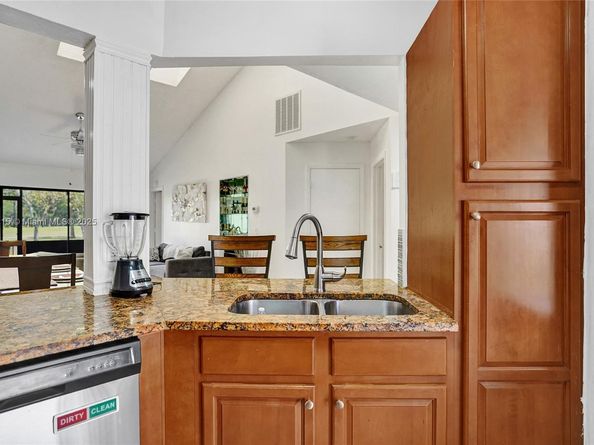236 Par Dr, Royal Palm Beach FL 33411