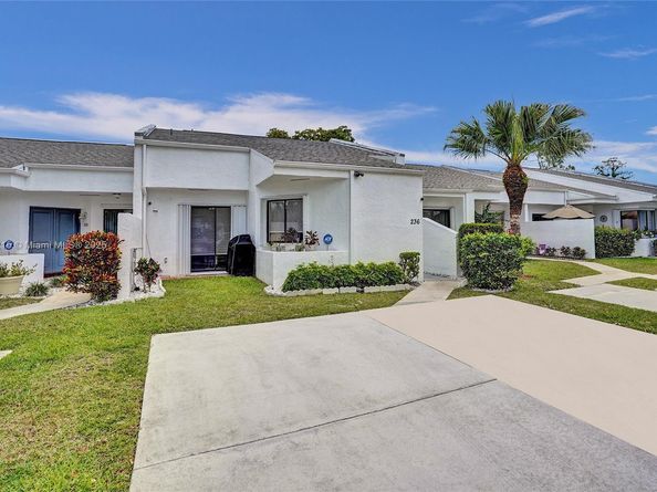 236 Par Dr, Royal Palm Beach FL 33411