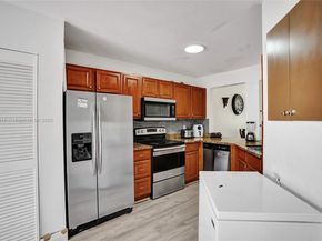 236 Par Dr, Royal Palm Beach FL 33411