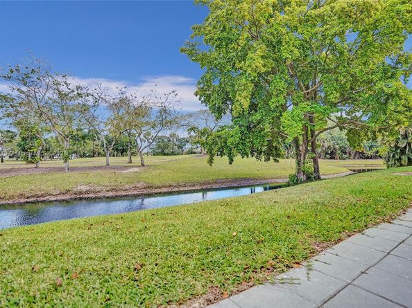 236 Par Dr, Royal Palm Beach FL 33411