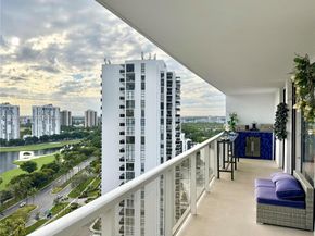 3701 N Country Club Dr 2205, Aventura FL 33180