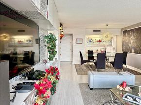 3701 N Country Club Dr 2205, Aventura FL 33180
