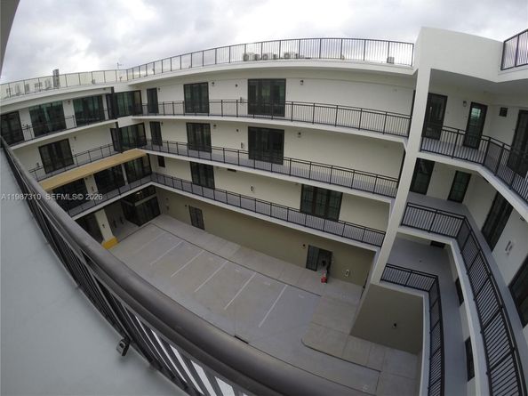 4100 SW 64th Ave 409, Davie FL 33314
