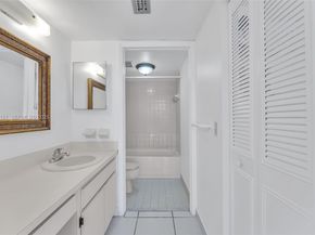 6830 Indian Creek Dr 7B, Miami Beach FL 33141