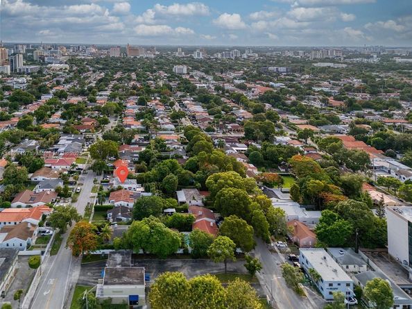 2747 SW 19th Ter, Miami FL 33145