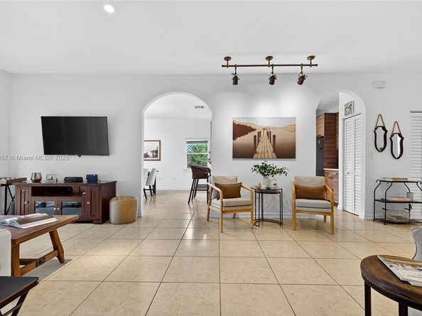 14010 SW 154th Pl, Miami FL 33196