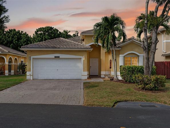 14010 SW 154th Pl, Miami FL 33196