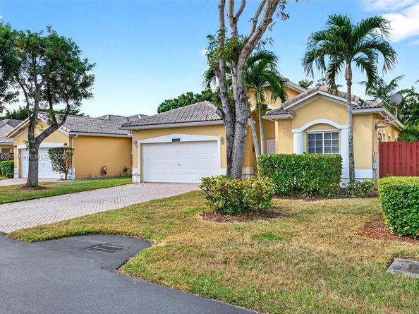 14010 SW 154th Pl, Miami FL 33196