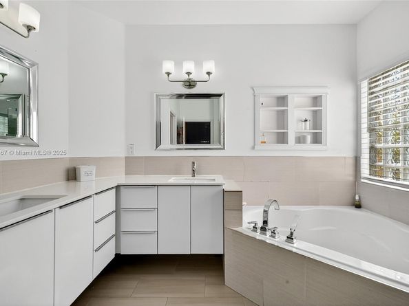 14010 SW 154th Pl, Miami FL 33196