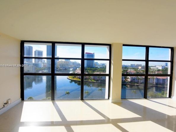 200 Leslie Dr 1124, Hallandale Beach FL 33009