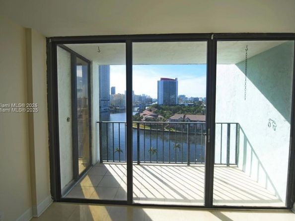 200 Leslie Dr 1124, Hallandale Beach FL 33009