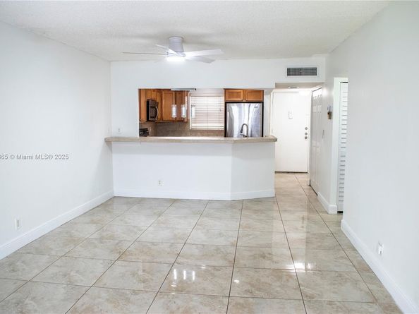 3090 Holiday Springs Blvd 305, Margate FL 33063