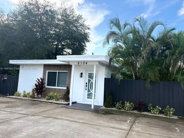 6104 SW 33rd St, Miramar FL 33023