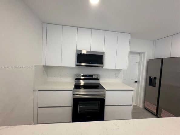 6104 SW 33rd St, Miramar FL 33023