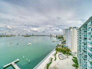 1000 West Ave