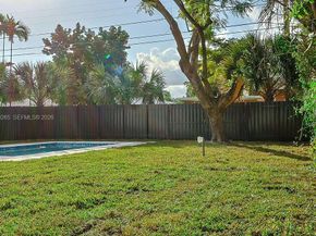 588 Palmetto Dr, Miami Springs FL 33166