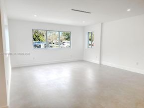 588 Palmetto Dr, Miami Springs FL 33166