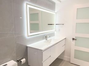 588 Palmetto Dr, Miami Springs FL 33166