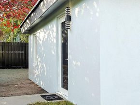 588 Palmetto Dr, Miami Springs FL 33166