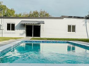 588 Palmetto Dr, Miami Springs FL 33166